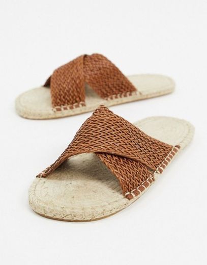 Espadrille sandals in tan weave