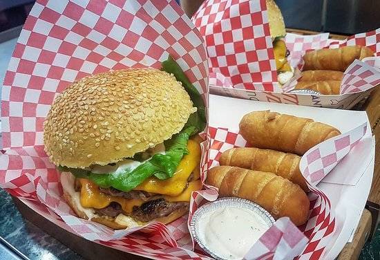 Restaurants The Red Car - American 50'