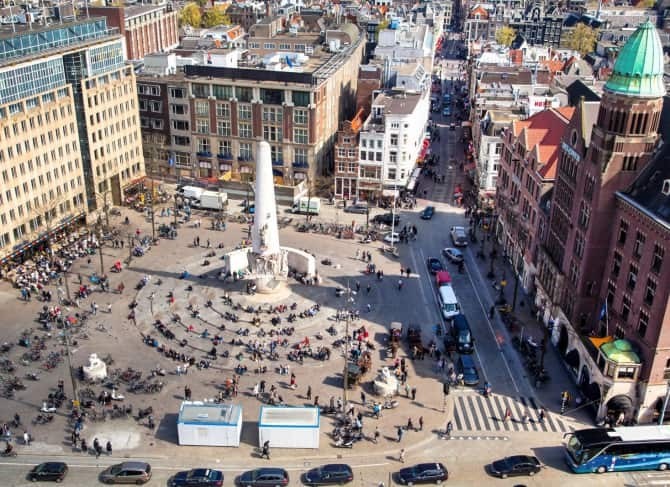 Lugar Dam Square