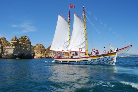 Moda Bom Dia Boat Trips • Marina de Lagos, Portugal