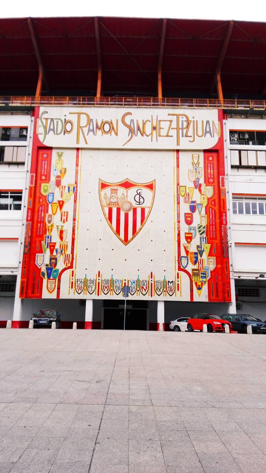 Place Ramon Sanchez-Pizjuan Stadium