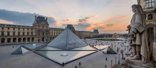 Place Museo del Louvre