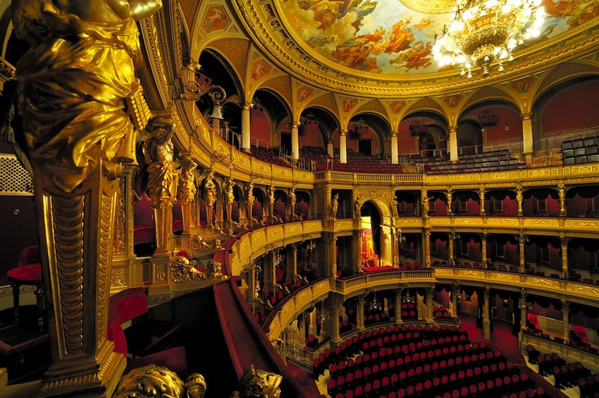 Lugar Hungarian State Opera