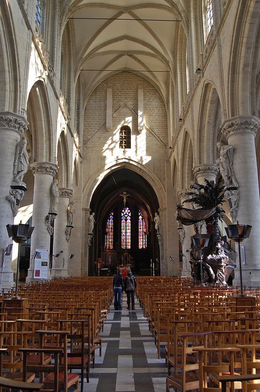 Place Église Notre-Dame de la Chapelle