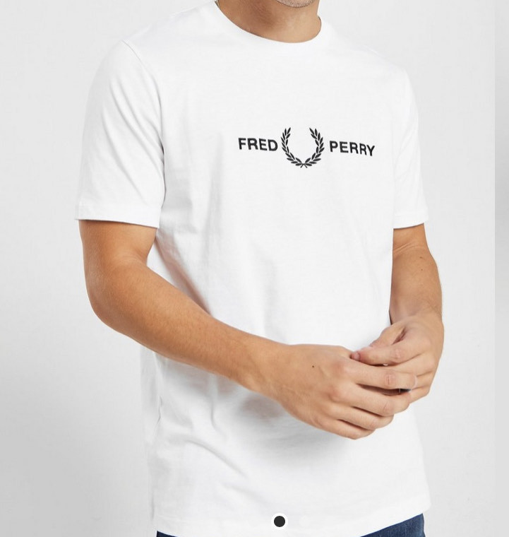 Fashion 
Fred Perry T-Shirt Embroidered Logo Short Sleeve