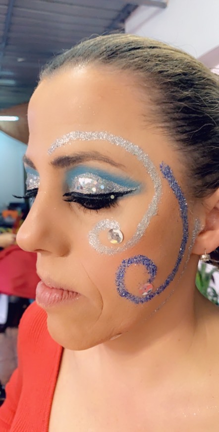 Moda Aposte em maquilhagens com brilho para o Carnaval - Beleza e ...