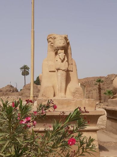 Lúxor - Lúxor es la antigua Tebas, capital de Egipto