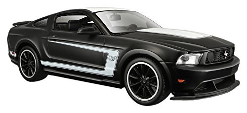 Social Maisto- 1:24 Ford Mustang, Color Negro Mate y Blanco