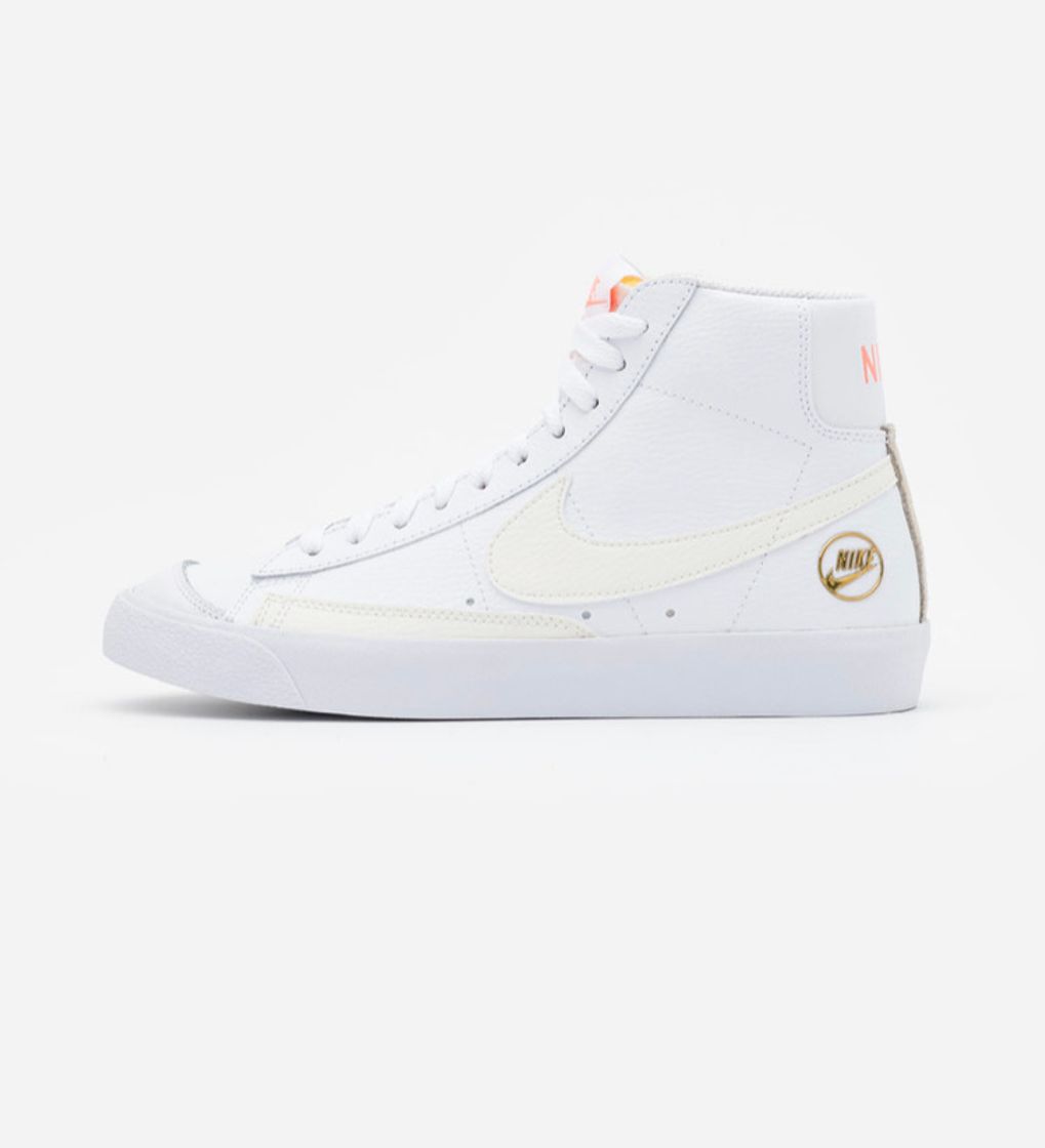 Moda Nike WMNS Blazer Mid '77 - Blancas