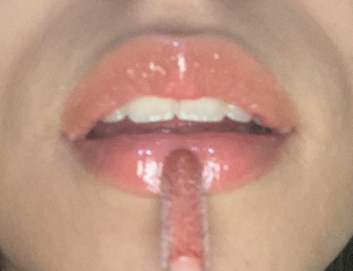 Social Gloss Bomb Universal Lip Luminizer 