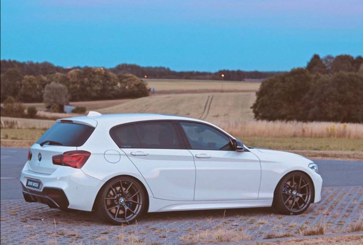 Social BMW M140i