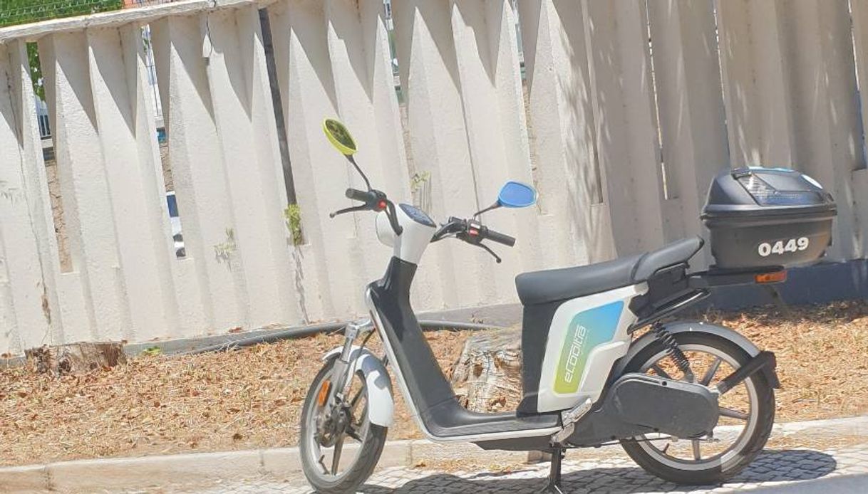 Fashion eCooltra – Scooter sharing