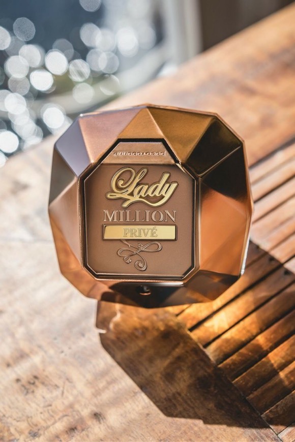 Social Lady Million
