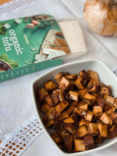 TOFU SALTEADO EM CEBOLA EM 5 MINUTOS