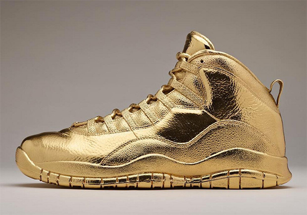 Moda Drake Has Solid Gold Air Jordan 10 OVOs