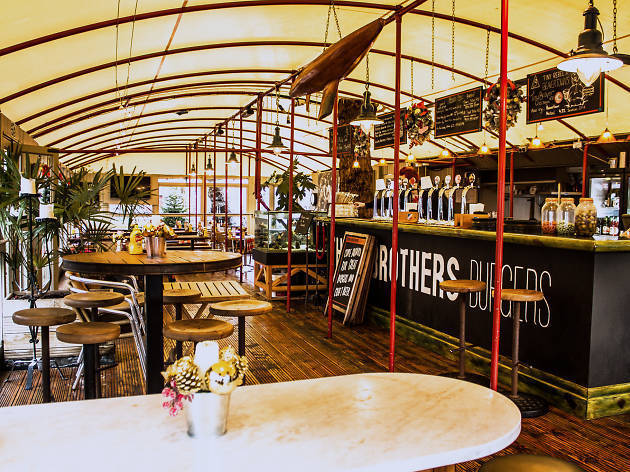 Restaurantes Three Brothers Burgers