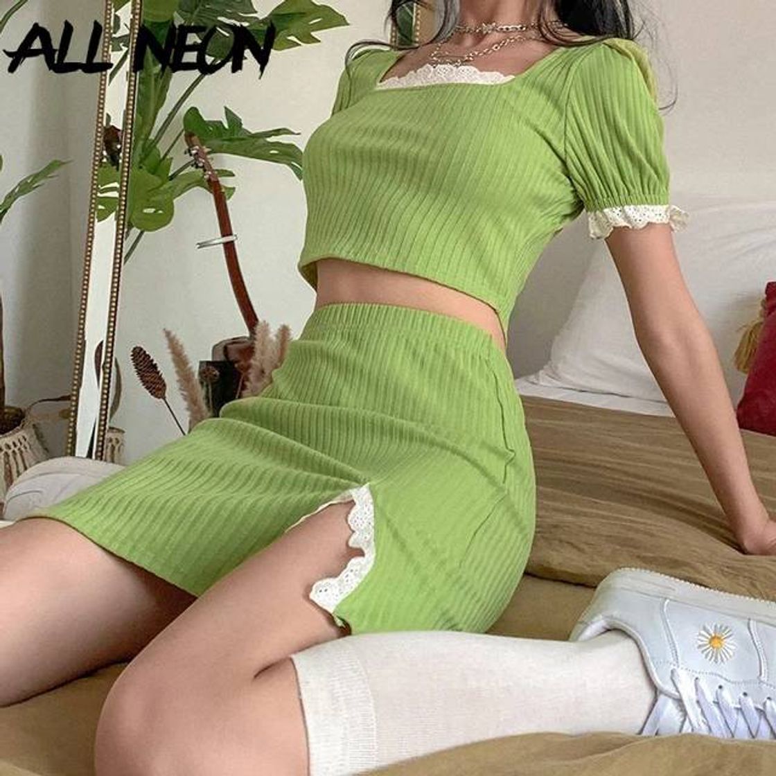 Social ALLNeon e-girl lindo acanalado cuadrado Collar Puff 