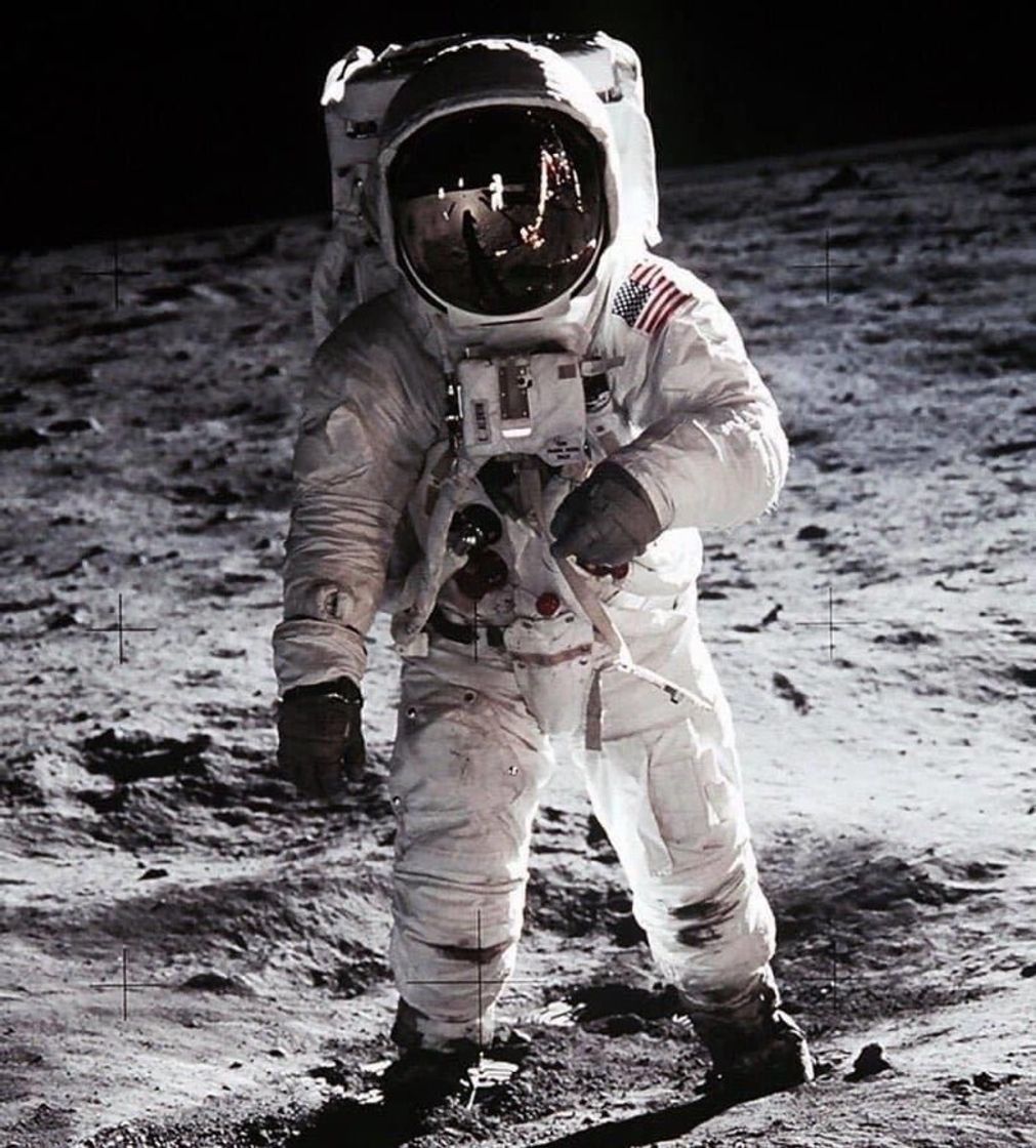 Fashion Hace 51 años el Hombre llegó a la Luna 🚀🌑