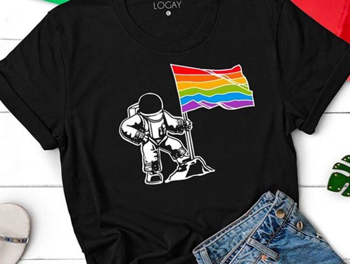 Moda Loja com roupas e assessórios lgbt