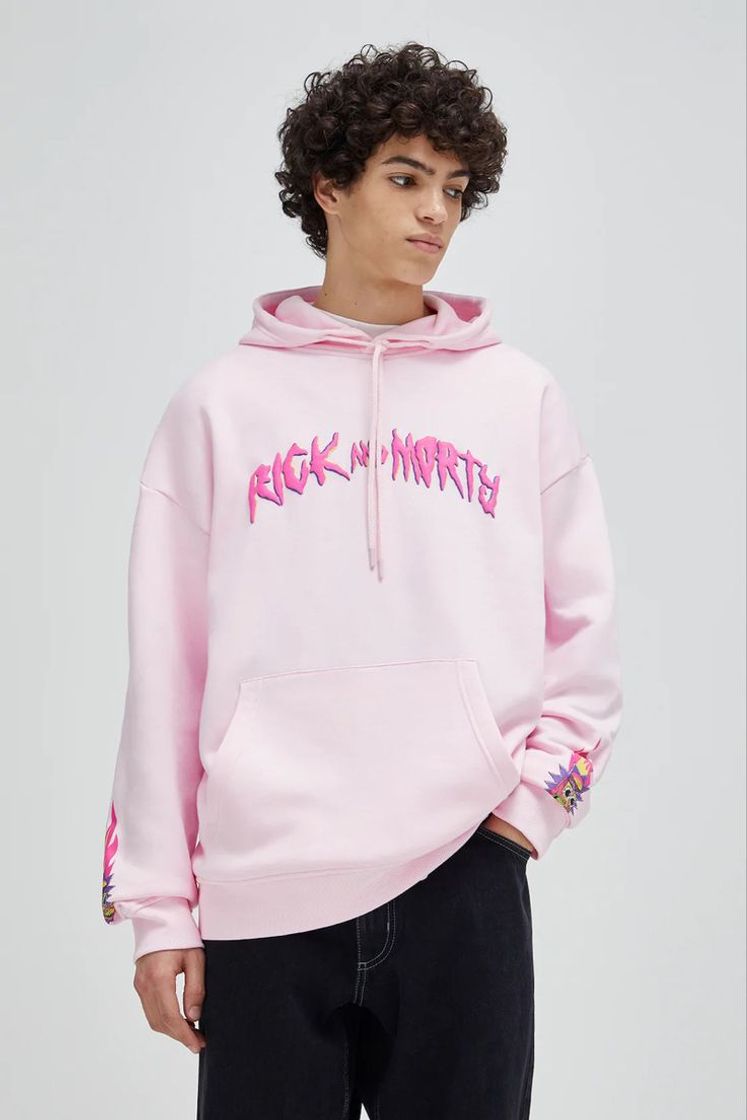 Moda Sudadera rosa Ricky and morty   | Pull and Bear