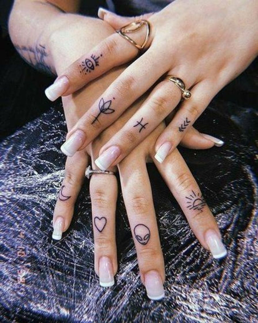 Moda Tatuagem nos dedos