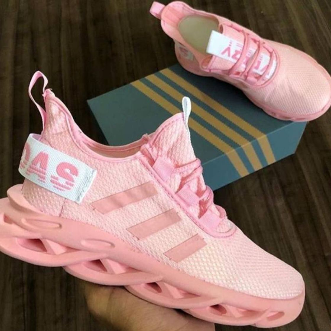 Social Tênis adidas maverick Boost 💗