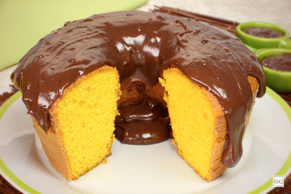 Bolo de cenoura e chocolate