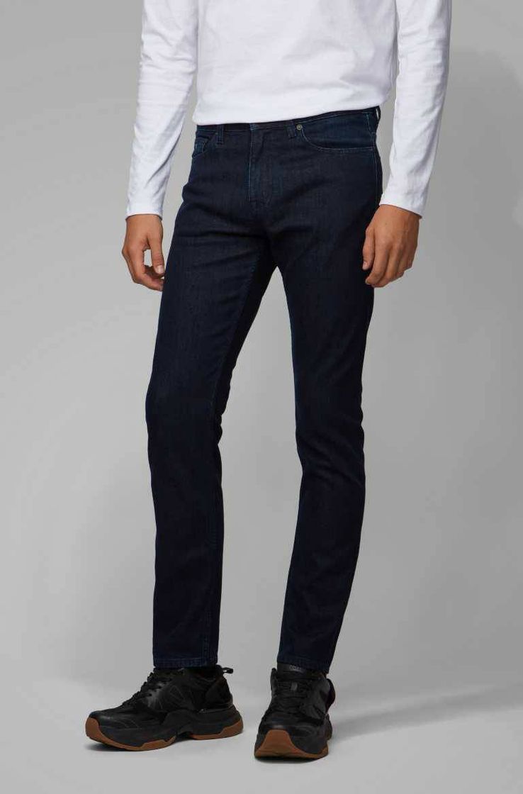 Moda BOSS - Slim-fit jeans in dark-blue comfort-stretch denim