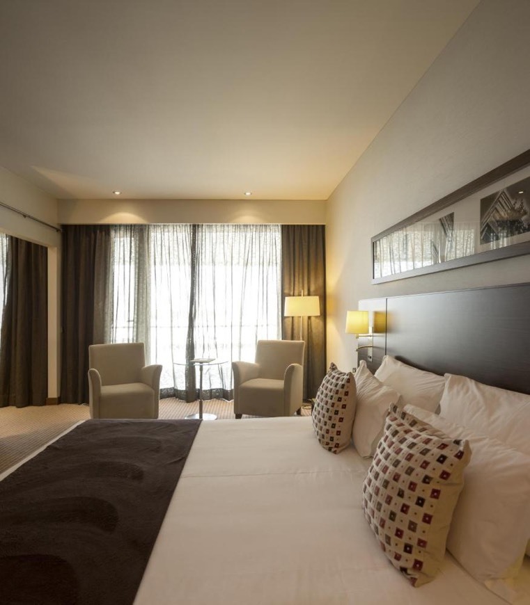 Place Lagoas Park Hotel