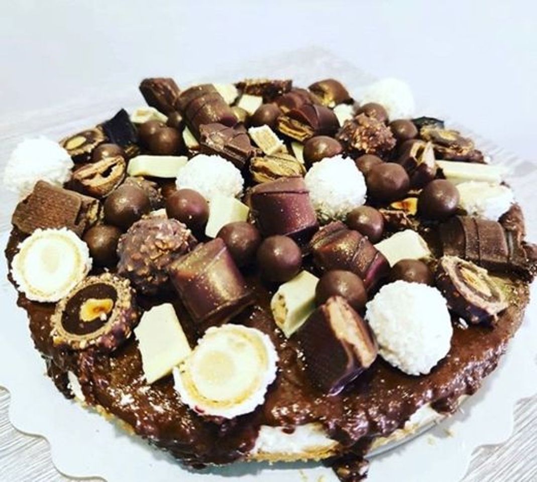 Moda Bolo de Chocolates - Maltesers, Kinder Bueno, Ferrero Rocher