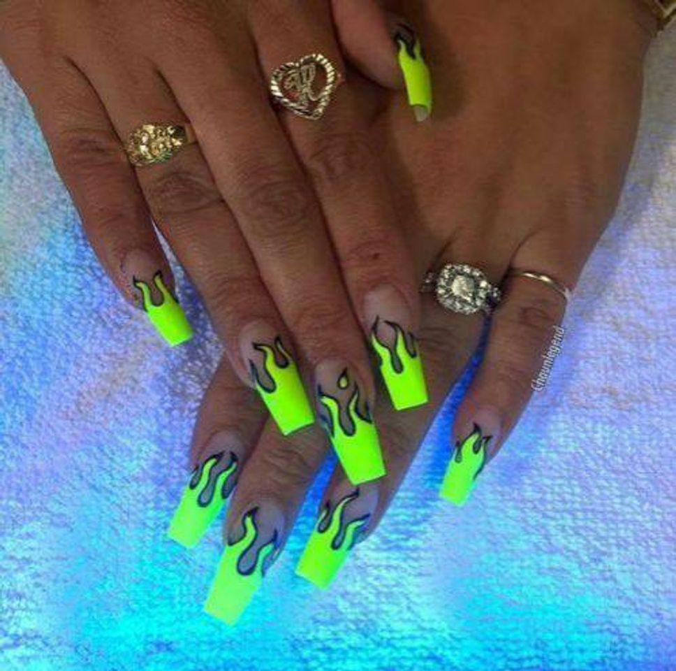 Unha verde neon