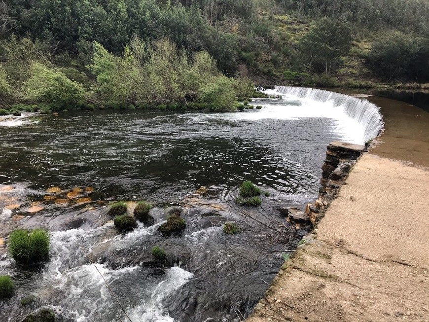 Lugar Fluvial do Alfusqueiro beach