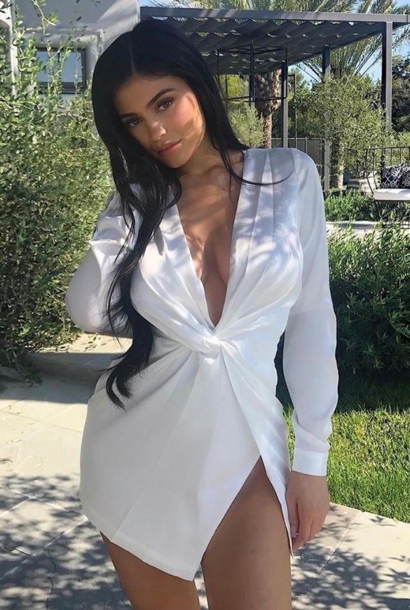 Social Kylie Jenner White Dress💕