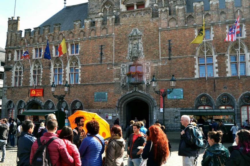 Moda Bruges Free Walking Tour - Viva's Tour