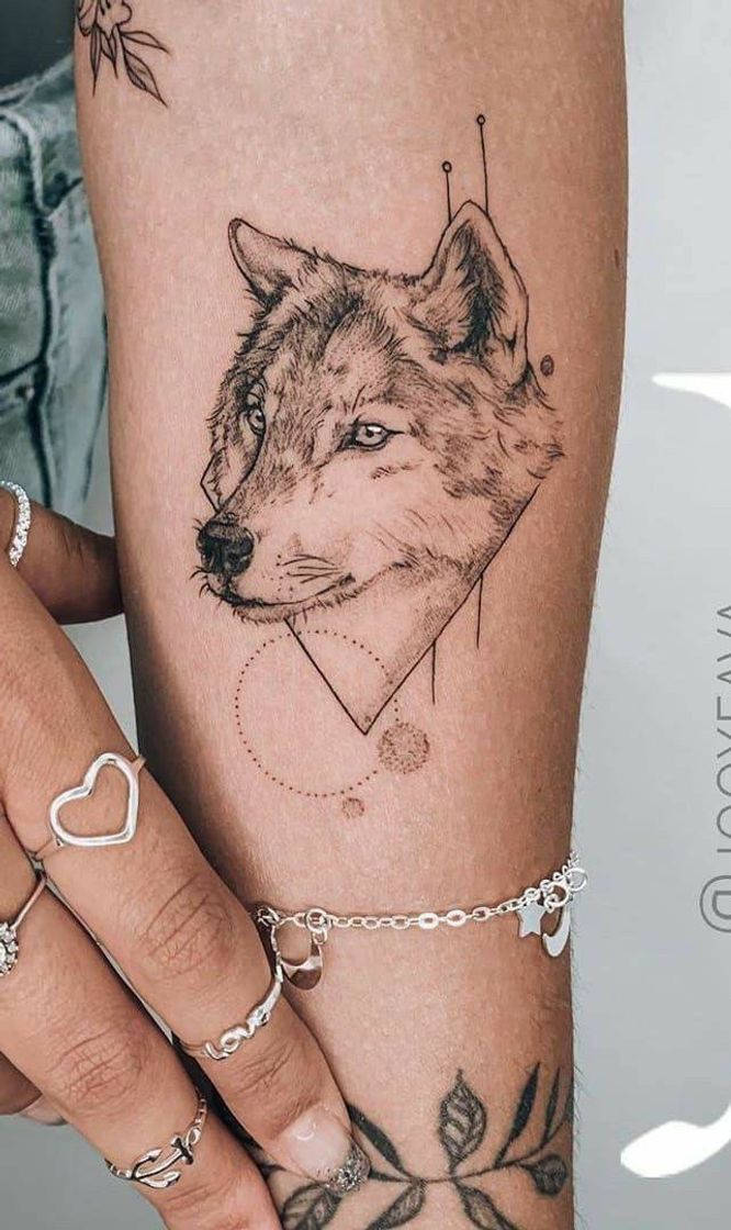 Moda tattoo de lobo! 🐺