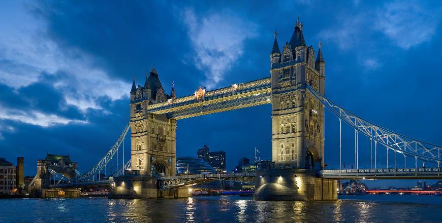 Social Tower Bridge