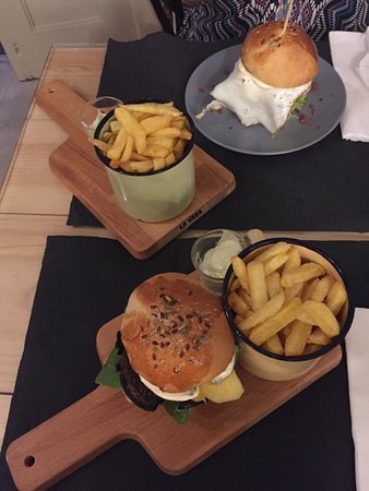 Restaurants La Vara - Handmade Burgers & Portuguese Wines