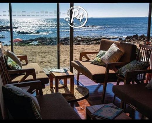 P4 Beach Lounge