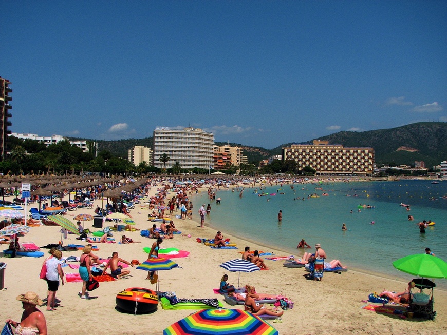 Place Palmanova Beach