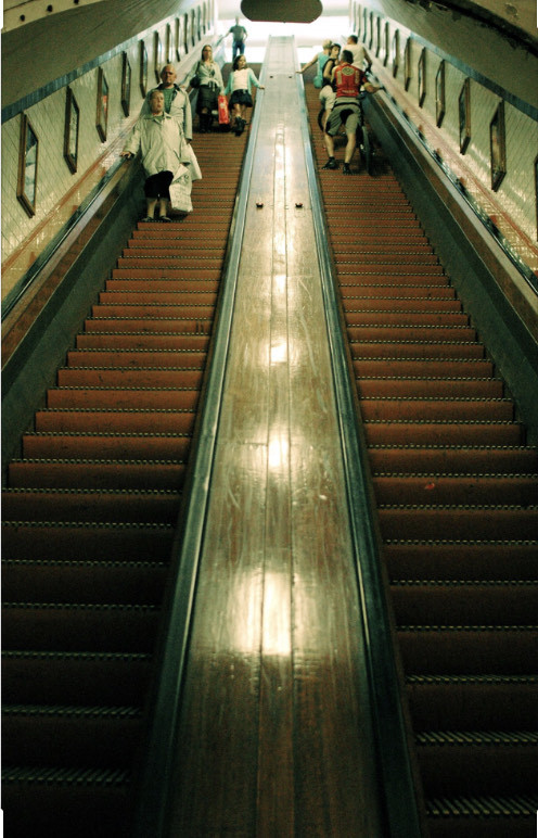 Lugar St. Anna's Pedestrian Tunnel