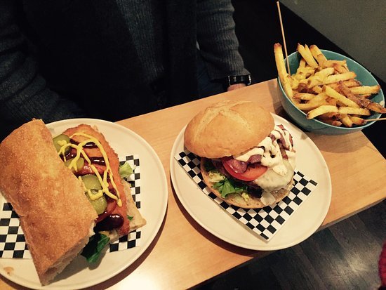 Restaurantes BRO Burgers y Bocatas Argentinos