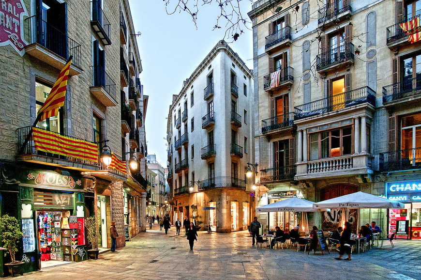Lugar Plaça de Sant Josep Oriol