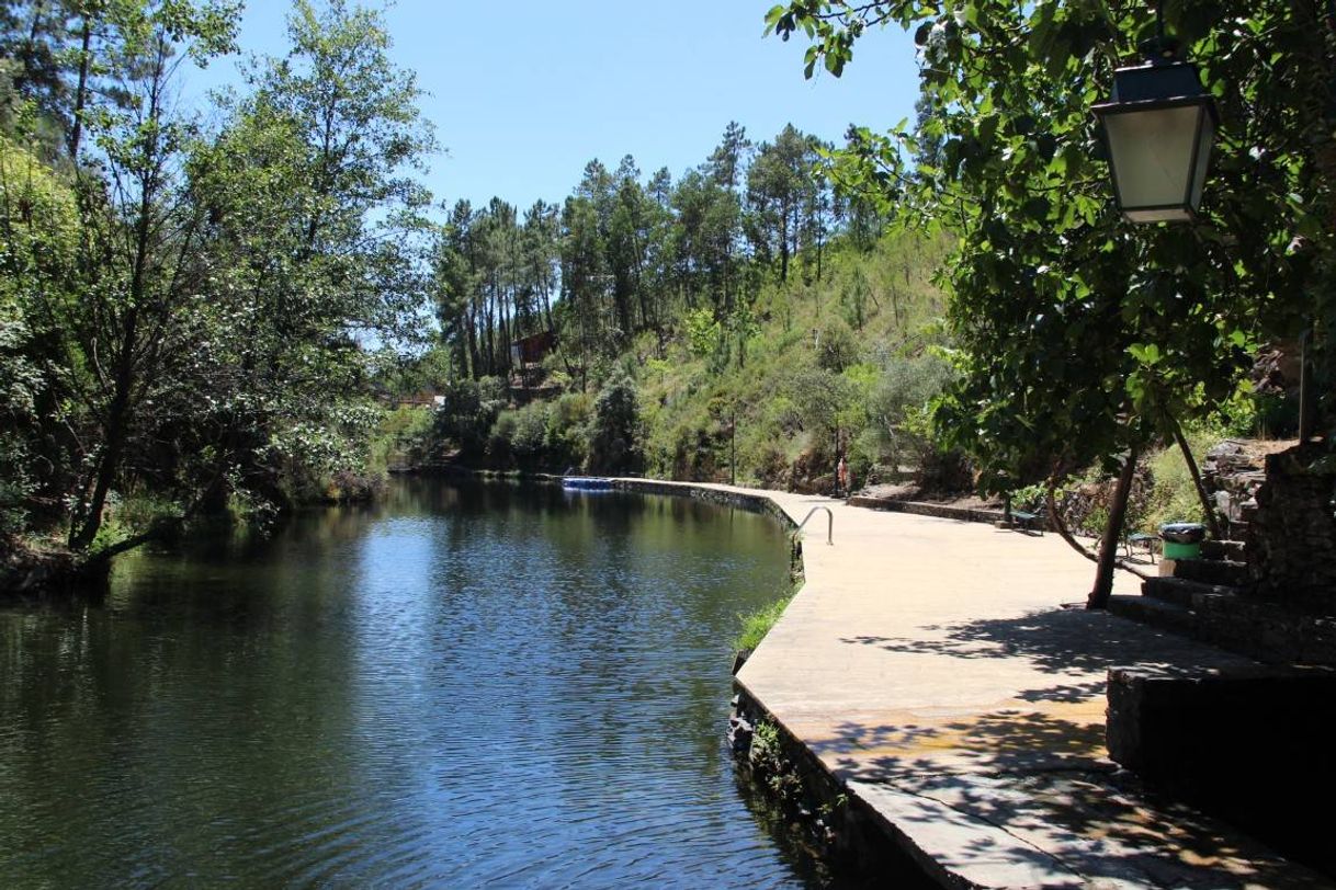 Place Fróia River Beach