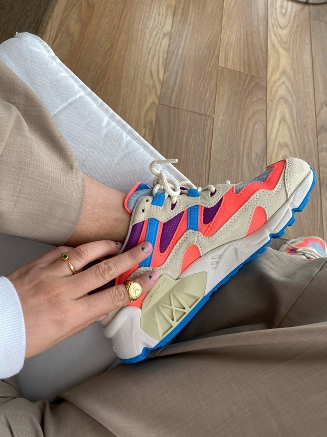 Social New Balance 850