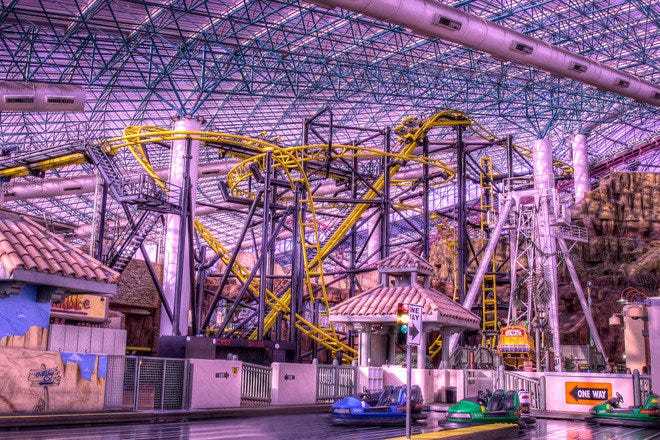 Place Adventuredome Theme Park