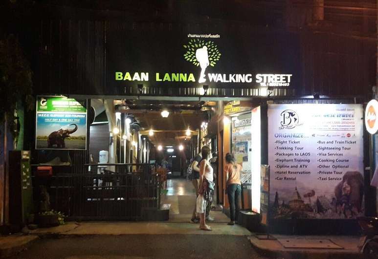 Places Baan Lanna Walking Street