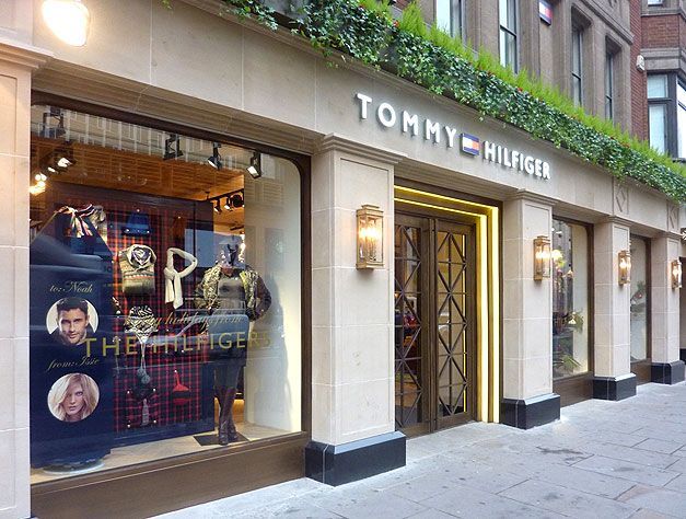 Place Tommy Hilfiger