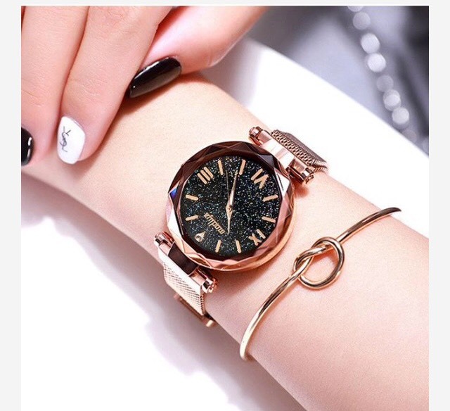 Social Maravilhoso relógio feminino, com fundo como céu, pulseira e