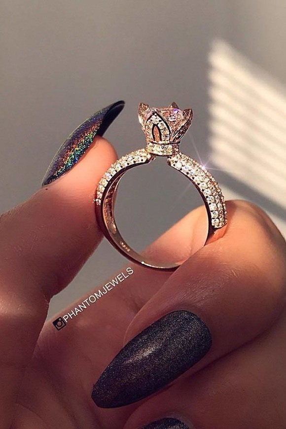 Moda 30 Unique Engagement Rings That Wow | Wedding Forward