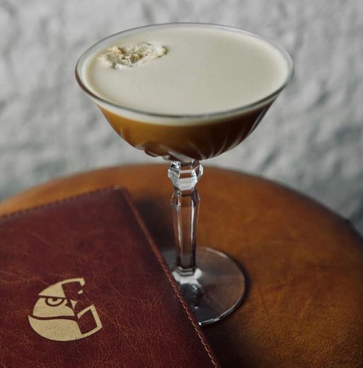 Golden Oldie - Cocktail Bar